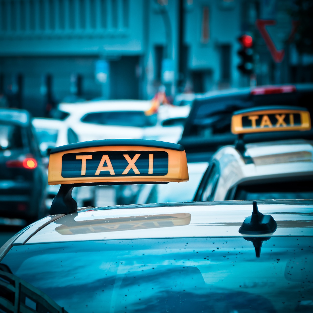Z czego wynika popularność taksówek? Korporacje taxi Olsztyn